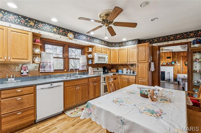 2275 Charbonier Road, Florissant, MO 63031