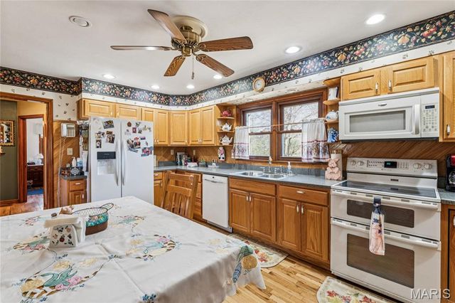 2275 Charbonier Road, Florissant, MO 63031