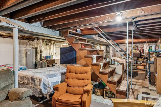 2275 Charbonier Road, Florissant, MO 63031