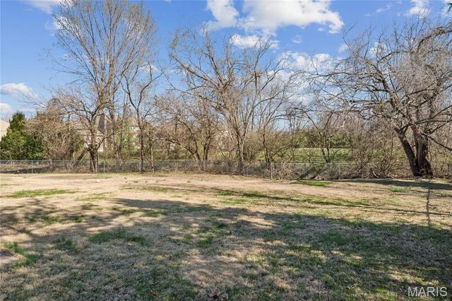 2275 Charbonier Road, Florissant, MO 63031