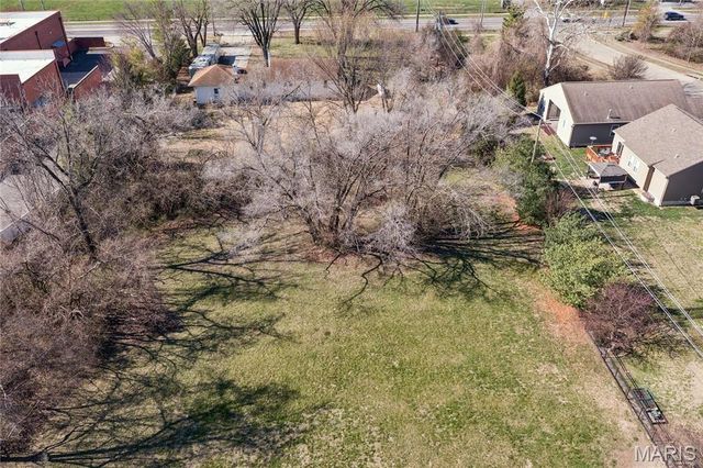 2275 Charbonier Road, Florissant, MO 63031