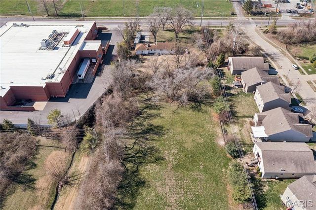 2275 Charbonier Road, Florissant, MO 63031