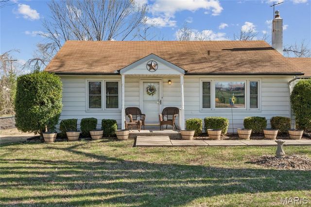 2275 Charbonier Road, Florissant, MO 63031