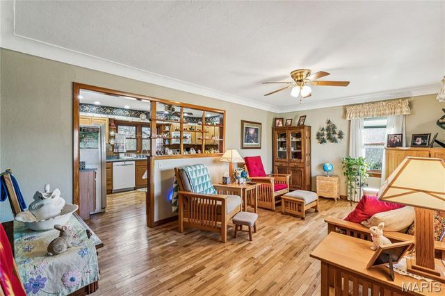 2275 Charbonier Road, Florissant, MO 63031