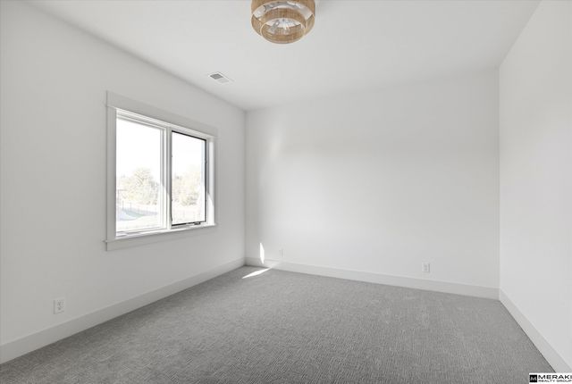 21913 B Street, Elkhorn, NE 68022