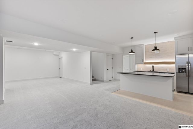 21913 B Street, Elkhorn, NE 68022