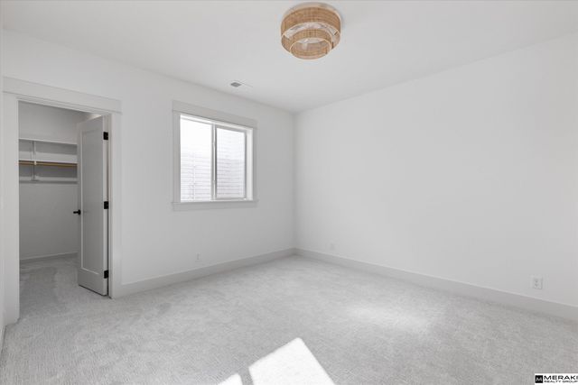 21913 B Street, Elkhorn, NE 68022