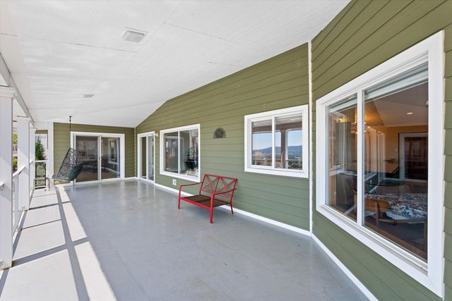 8720 E WOODLAND PARK Dr, Spokane, WA 99217