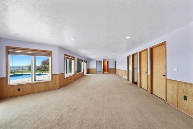 8720 E WOODLAND PARK Dr, Spokane, WA 99217