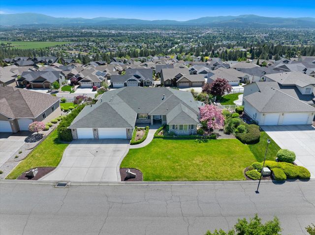 8720 E WOODLAND PARK Dr, Spokane, WA 99217