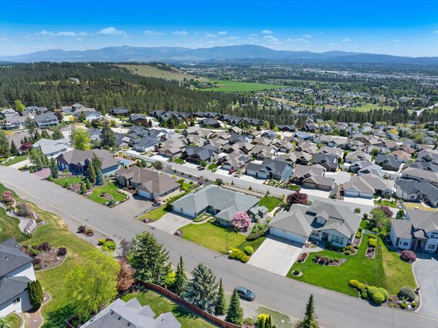 8720 E WOODLAND PARK Dr, Spokane, WA 99217