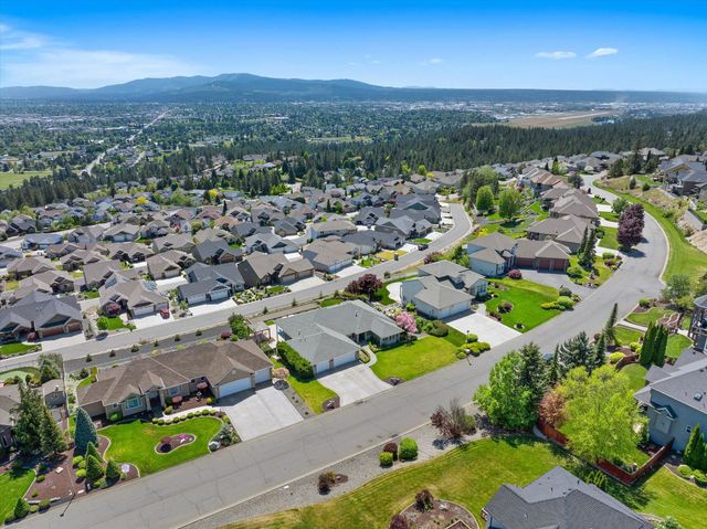 8720 E WOODLAND PARK Dr, Spokane, WA 99217
