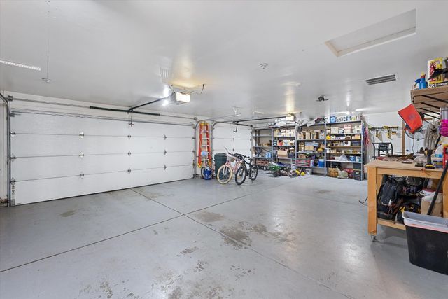 8720 E WOODLAND PARK Dr, Spokane, WA 99217