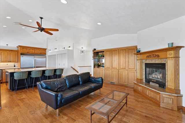 8720 E WOODLAND PARK Dr, Spokane, WA 99217