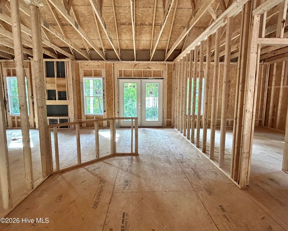 Image 3 of property listing at 1721 Walnut Run Drive, Deep Run, NC 28525