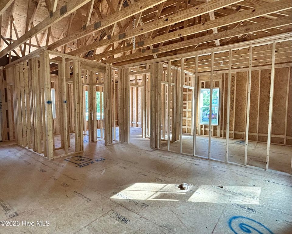 Image 5 of property listing at 1721 Walnut Run Drive, Deep Run, NC 28525