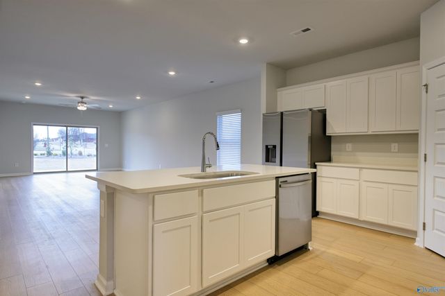 12392 Whitcomb Circle, Athens, AL 35613