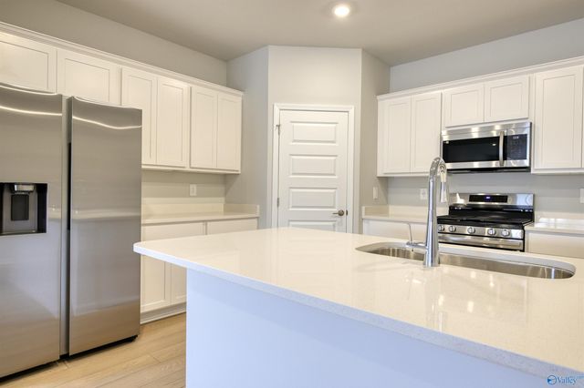 12392 Whitcomb Circle, Athens, AL 35613