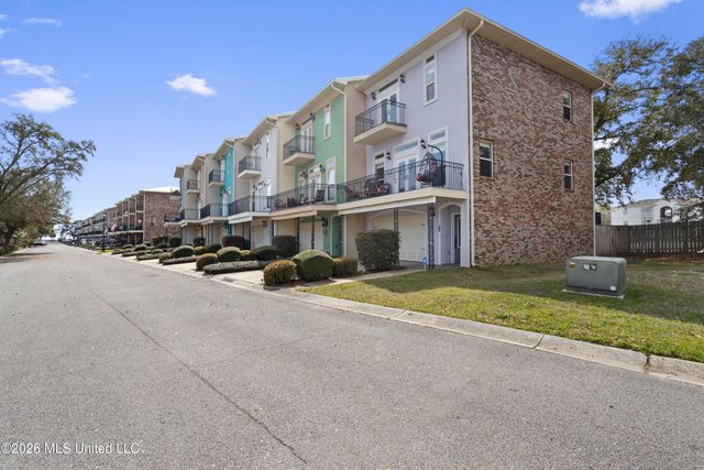 27 Oak Alley Lane, Long Beach, MS 39560