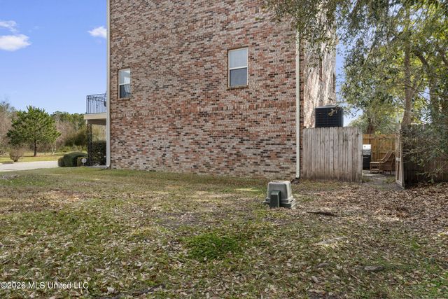 27 Oak Alley Lane, Long Beach, MS 39560