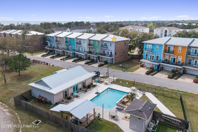 27 Oak Alley Lane, Long Beach, MS 39560