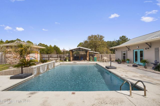 27 Oak Alley Lane, Long Beach, MS 39560