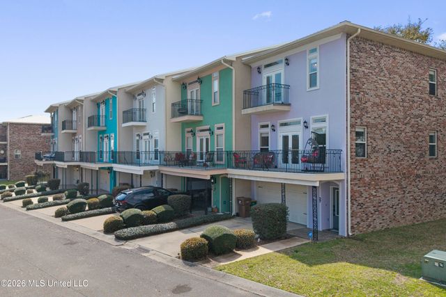 27 Oak Alley Lane, Long Beach, MS 39560