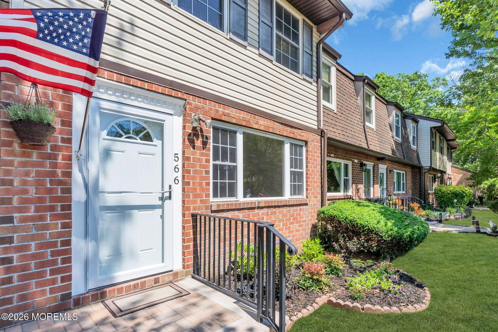 566 Labanna Court, Brick, NJ 08724