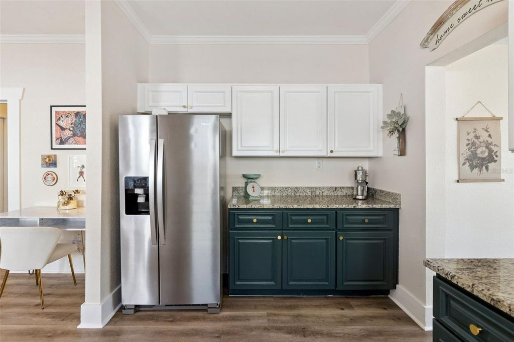 Image 16 of property listing at 812 E PARIS STREET, Tampa, FL 33604