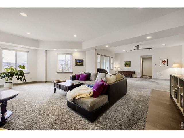 18401 W 93rd Pl, Arvada, CO 80007