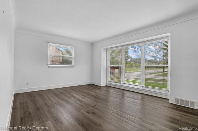 29765 Sheridan Street, Garden City, MI 48135
