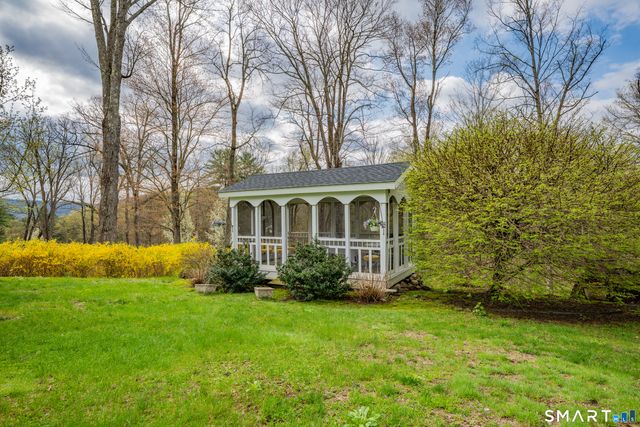 27 Highland Avenue, New Hartford, CT 06057