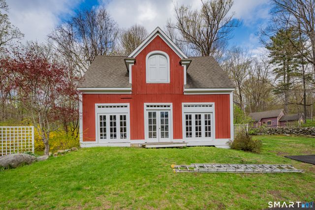 27 Highland Avenue, New Hartford, CT 06057