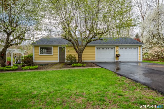 27 Highland Avenue, New Hartford, CT 06057