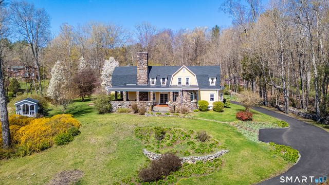 27 Highland Avenue, New Hartford, CT 06057