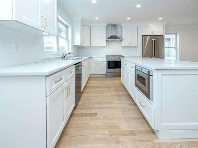 35B Dunwood Road, Port Washington, NY 11050