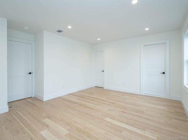 35B Dunwood Road, Port Washington, NY 11050