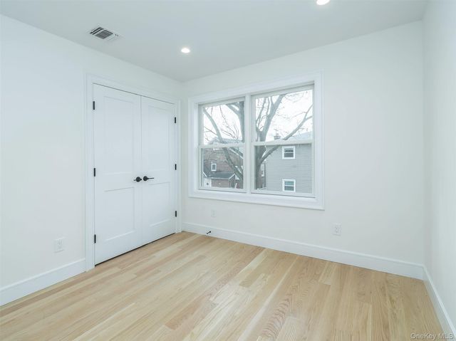 35B Dunwood Road, Port Washington, NY 11050