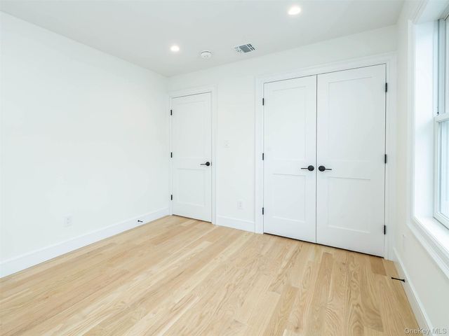 35B Dunwood Road, Port Washington, NY 11050