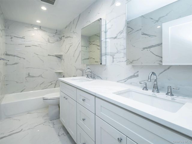 35B Dunwood Road, Port Washington, NY 11050