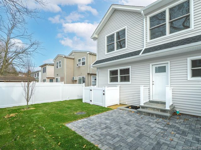 35B Dunwood Road, Port Washington, NY 11050