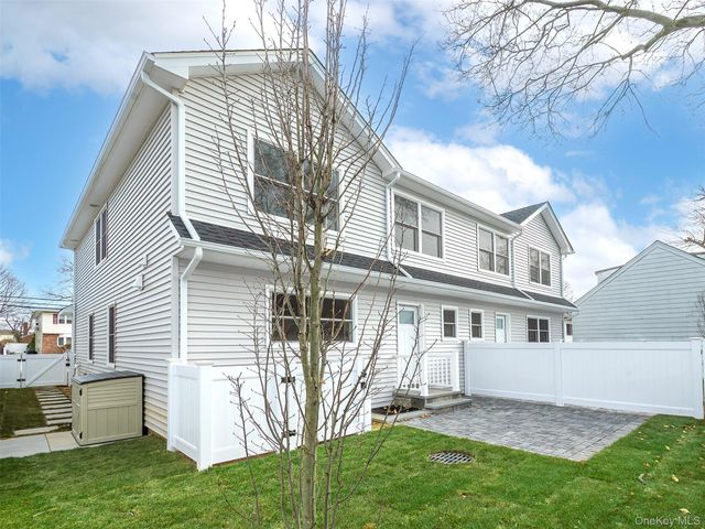 35B Dunwood Road, Port Washington, NY 11050