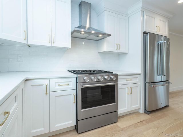 35B Dunwood Road, Port Washington, NY 11050