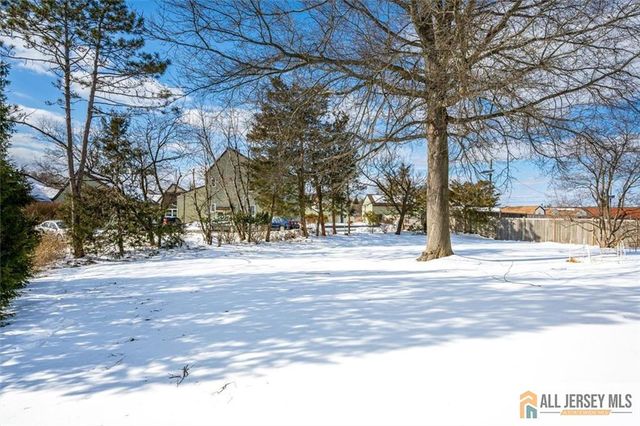 17 Eastern Drive, South Brunswick, NJ 08824