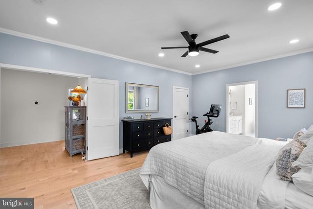 2854 FAIRMONT ST, Falls Church, VA 22042