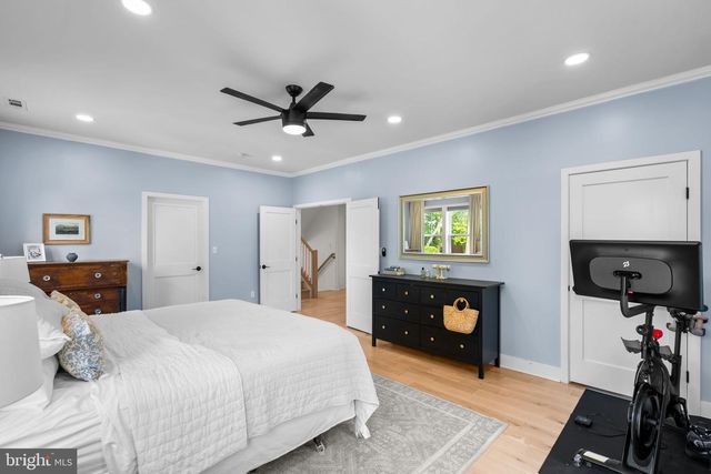 2854 FAIRMONT ST, Falls Church, VA 22042