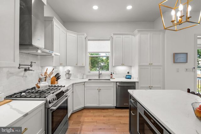 2854 FAIRMONT ST, Falls Church, VA 22042