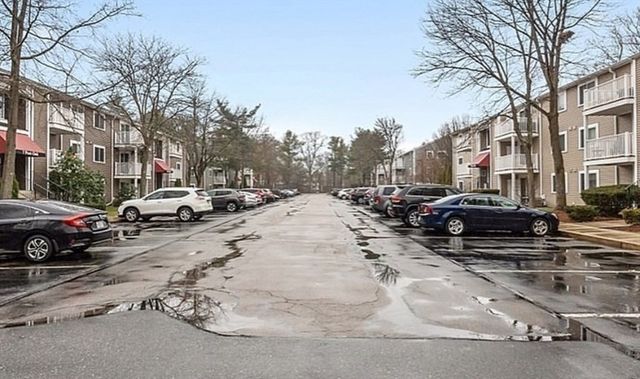 34 Silver Hill Ln 8, Natick, MA 01760