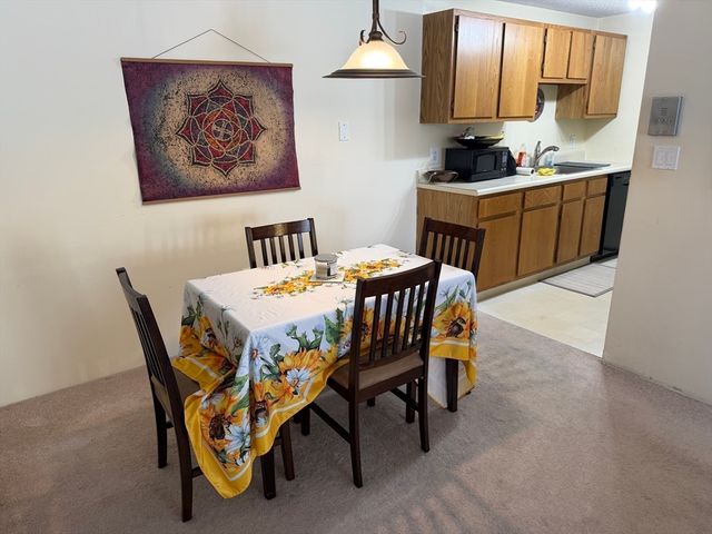 34 Silver Hill Ln 8, Natick, MA 01760