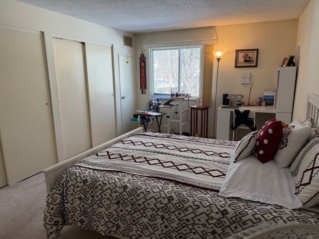 34 Silver Hill Ln 8, Natick, MA 01760